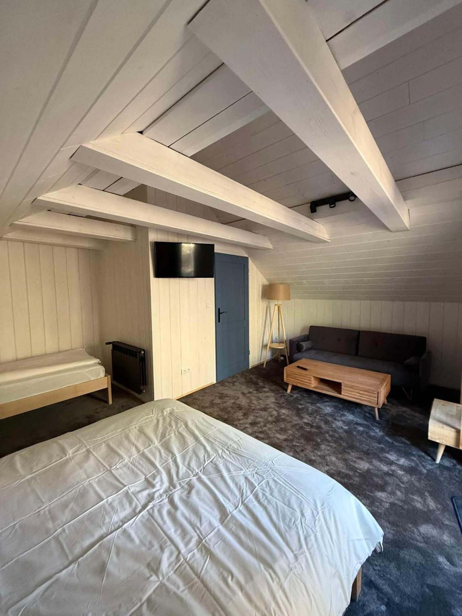 Oberza Pod Zlotym Prosiakiem Hotel Nieborow Ngoại thất bức ảnh