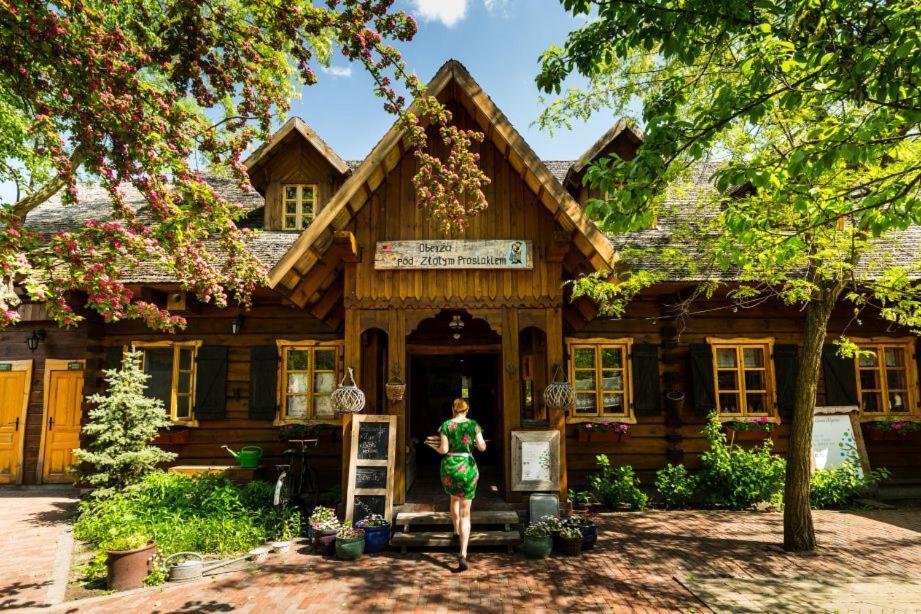 Oberza Pod Zlotym Prosiakiem Hotel Nieborow Ngoại thất bức ảnh