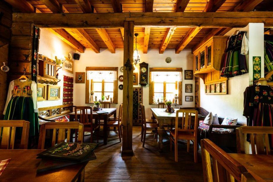 Oberza Pod Zlotym Prosiakiem Hotel Nieborow Ngoại thất bức ảnh